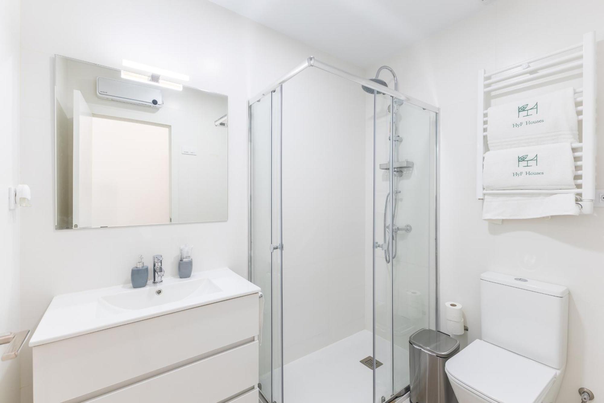 Moncloa Apartment, Con Parking Opcional マドリード エクステリア 写真